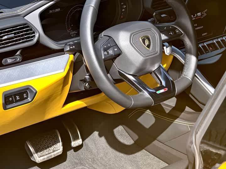 Фото 7 - Lamborghini Urus