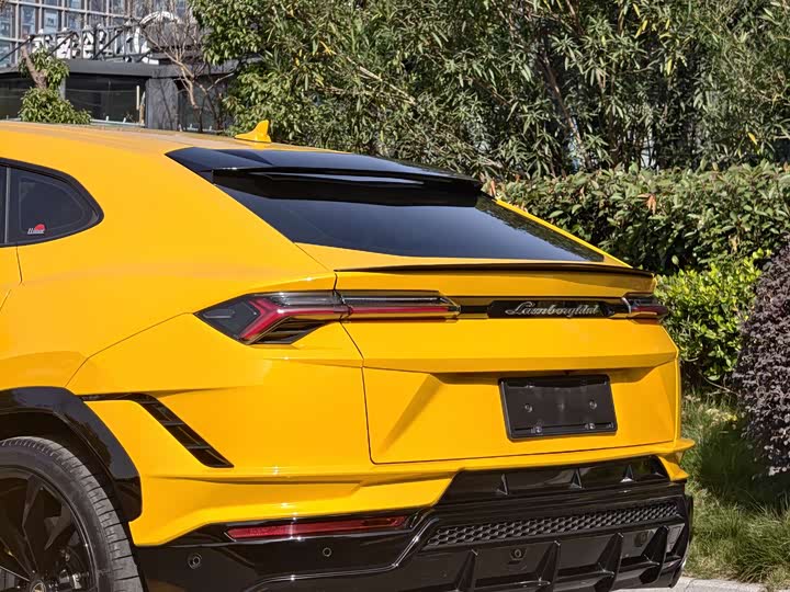 Фото 9 - Lamborghini Urus