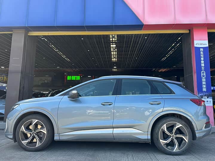 Фото 2 - Audi Q4 e-tron