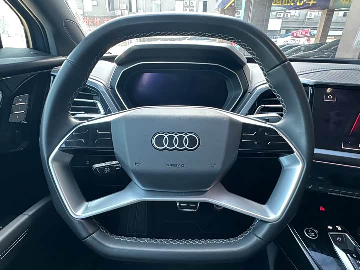 Фото 7 - Audi Q4 e-tron