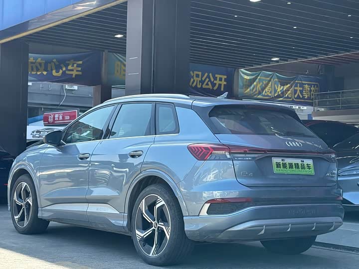 Фото 8 - Audi Q4 e-tron