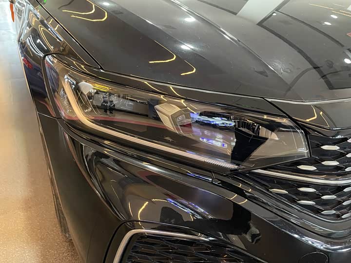 Фото 4 - Volkswagen Passat