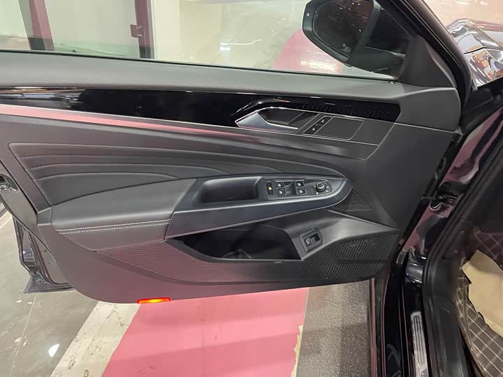 Фото 6 - Volkswagen Passat