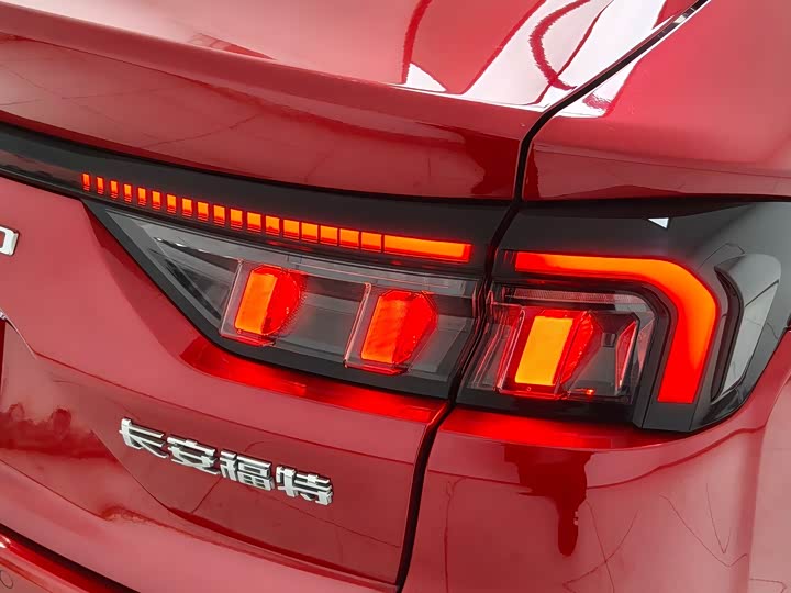 Фото 11 - Ford Mondeo