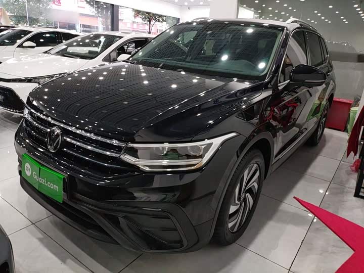 Фото 1 - Volkswagen Tiguan L Pro