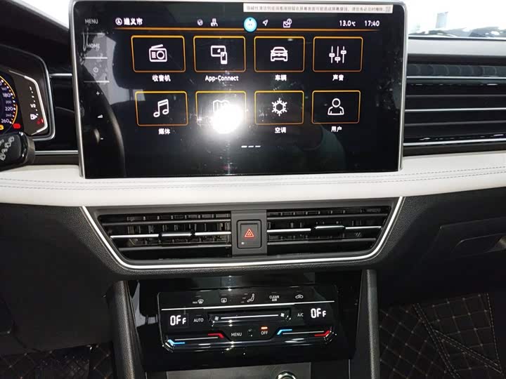 Фото 13 - Volkswagen Tiguan L Pro