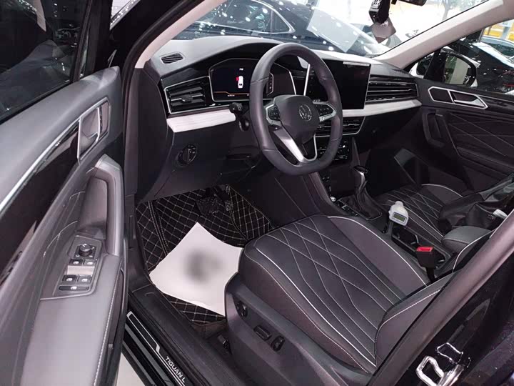 Фото 16 - Volkswagen Tiguan L Pro