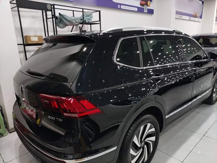 Фото 7 - Volkswagen Tiguan L Pro