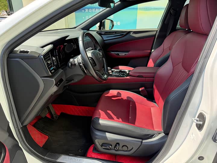 Фото 4 - Lexus NX