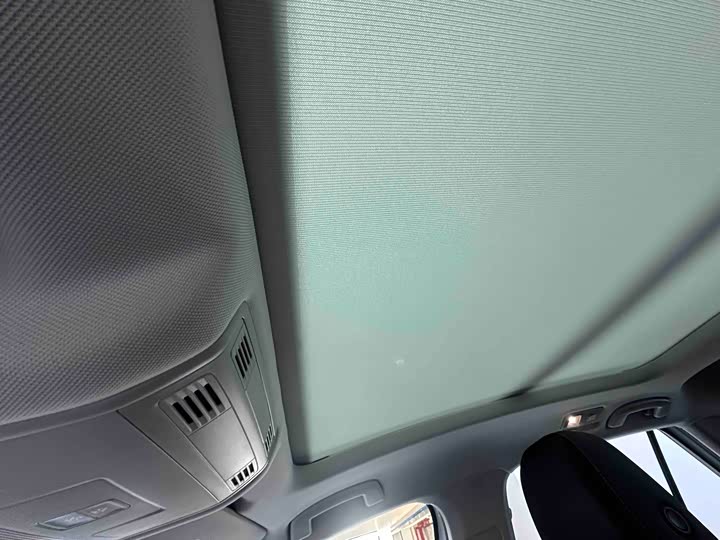 Фото 16 - Volkswagen T-Roc