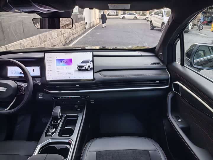 Фото 21 - Geely Okavango L