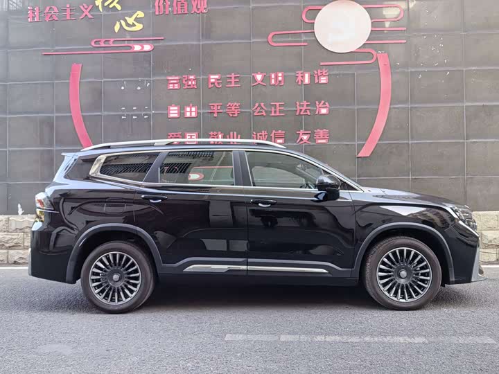 Фото 4 - Geely Okavango L