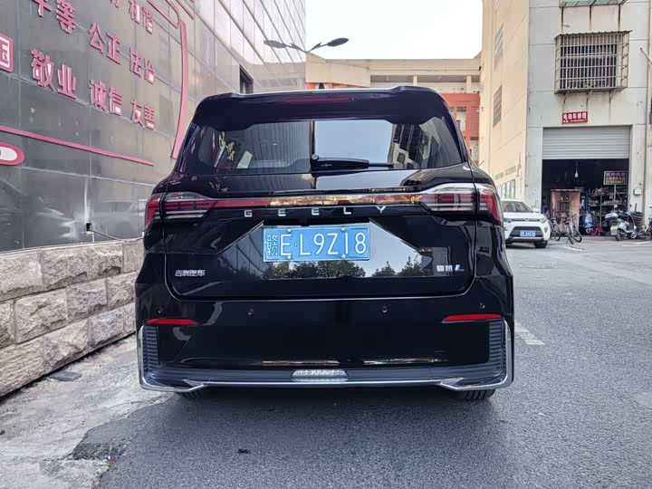 Фото 6 - Geely Okavango L