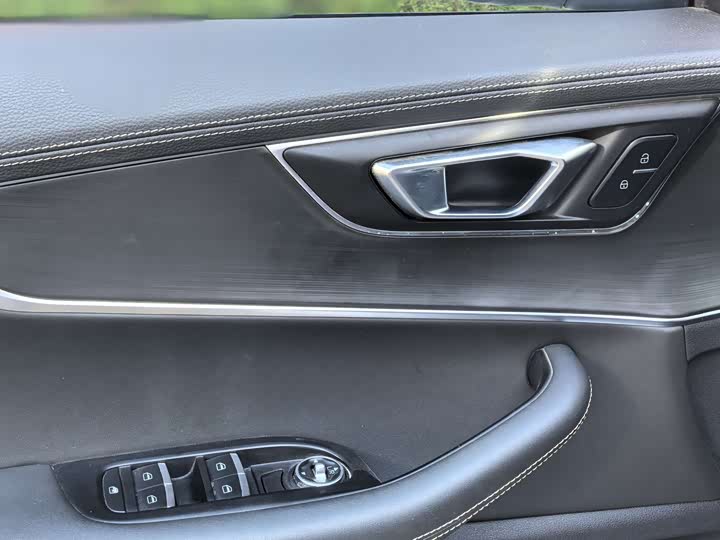 Фото 13 - Chery Tiggo 8