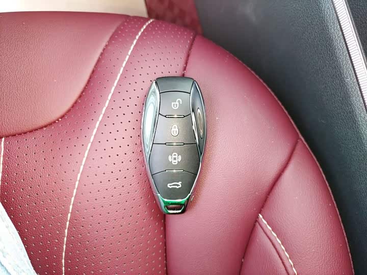 Фото 11 - Hongqi HS5