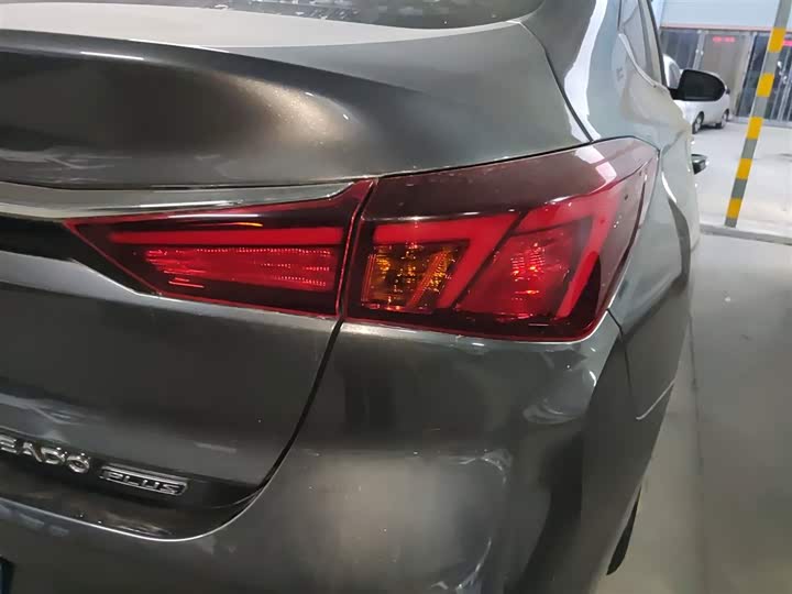 Фото 8 - Changan Eado Plus