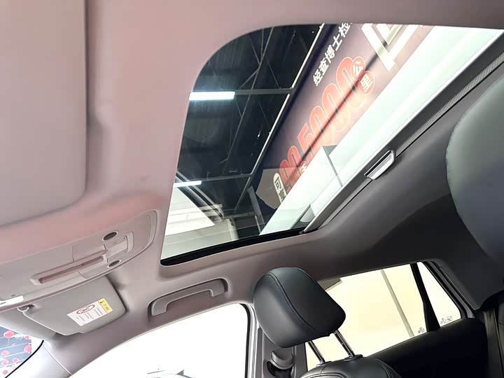 Фото 11 - Audi Q2L