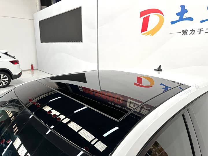 Фото 14 - Audi Q2L