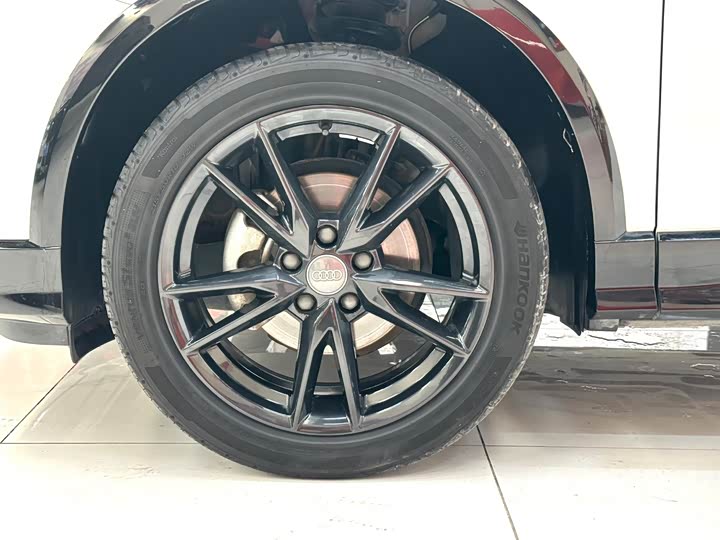 Фото 16 - Audi Q2L