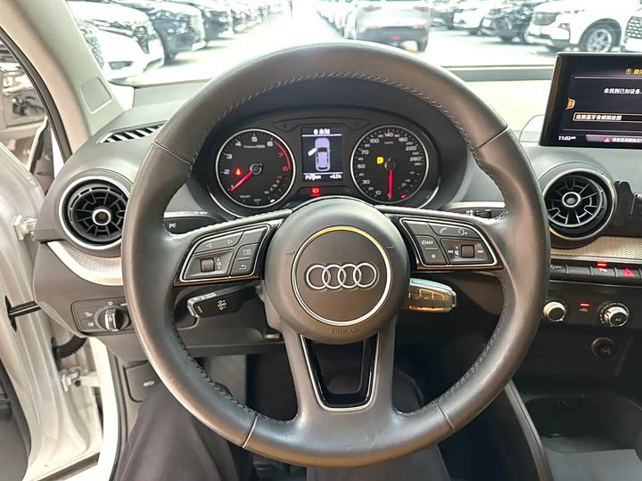 Фото 7 - Audi Q2L
