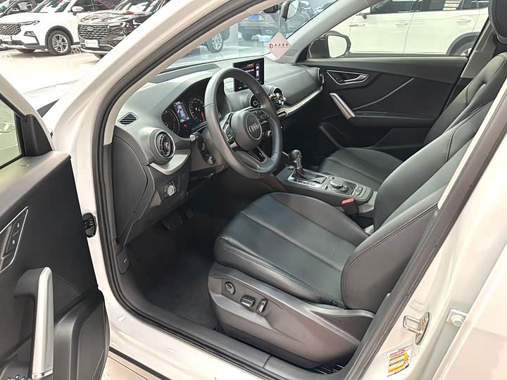Фото 8 - Audi Q2L