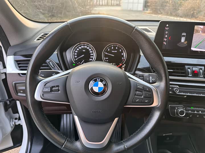 Фото 10 - BMW X1