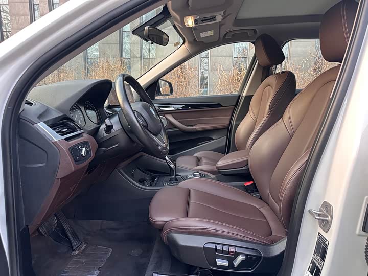 Фото 15 - BMW X1