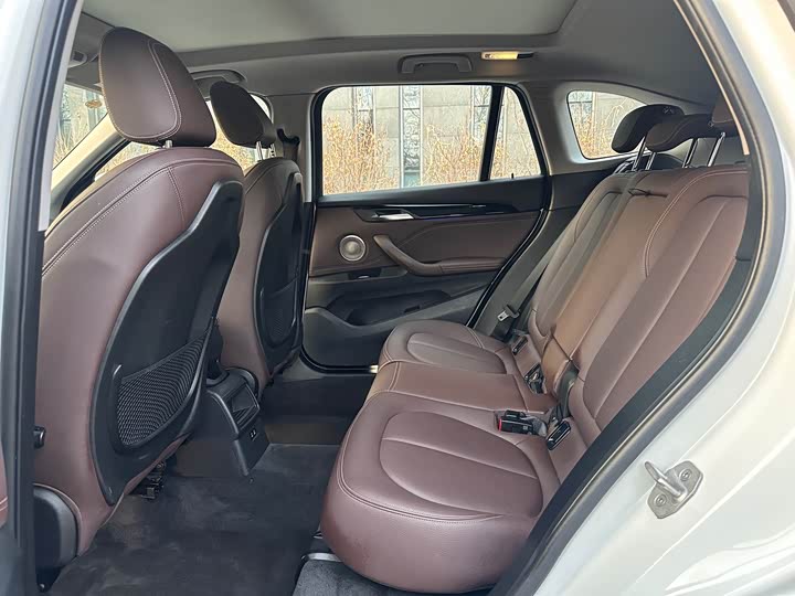 Фото 16 - BMW X1