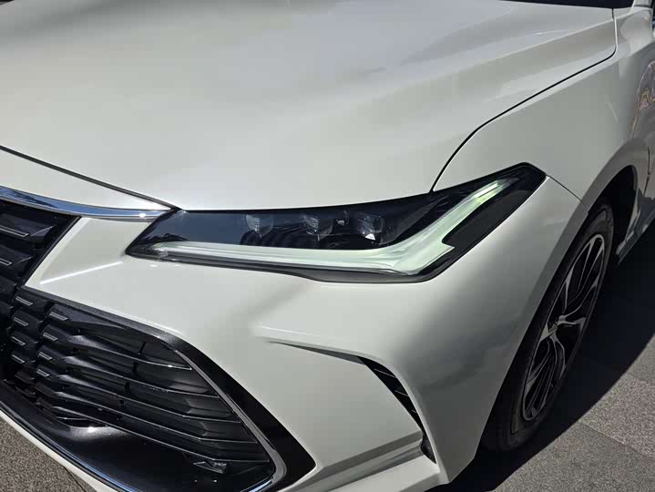 Фото 12 - Toyota Avalon