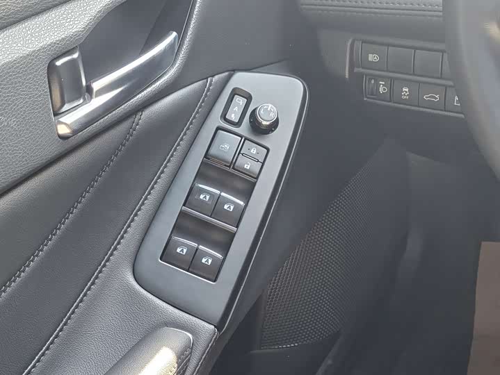 Фото 16 - Toyota Avalon