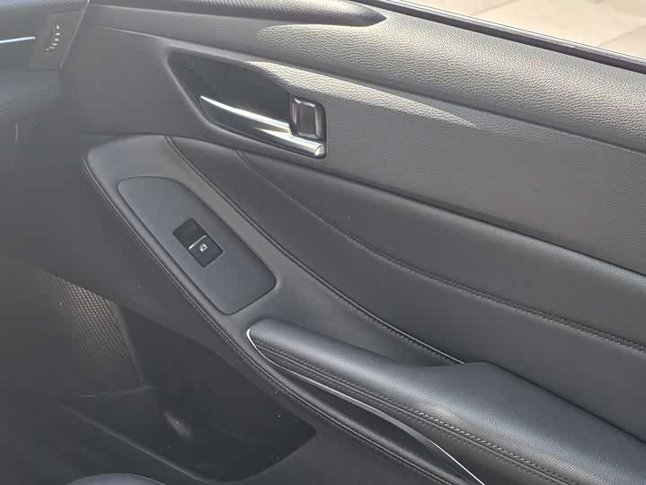 Фото 18 - Toyota Avalon