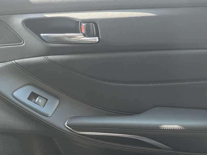 Фото 20 - Toyota Avalon