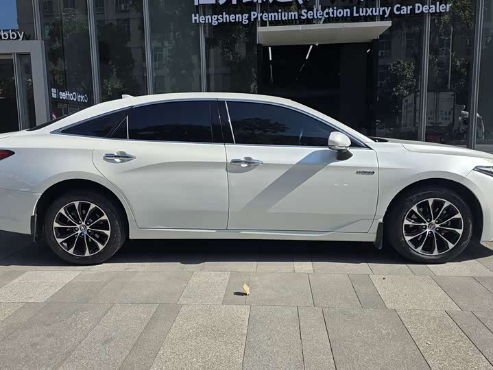 Фото 4 - Toyota Avalon