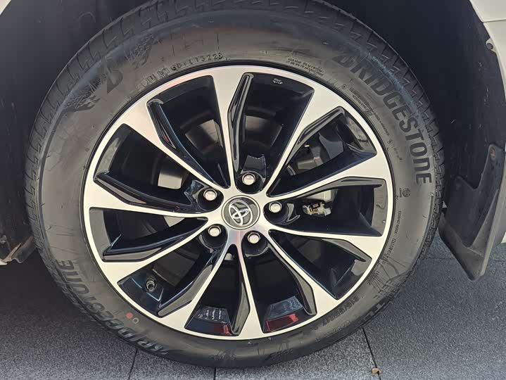 Фото 7 - Toyota Avalon