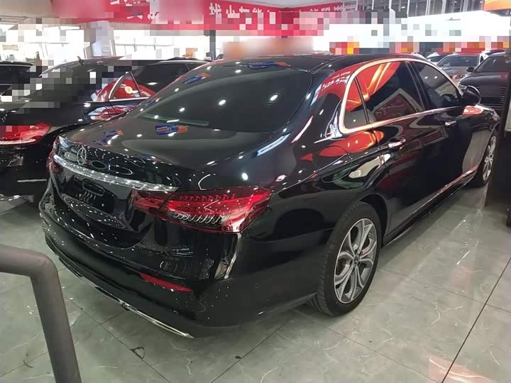 Фото 7 - Mercedes-Benz E-Class