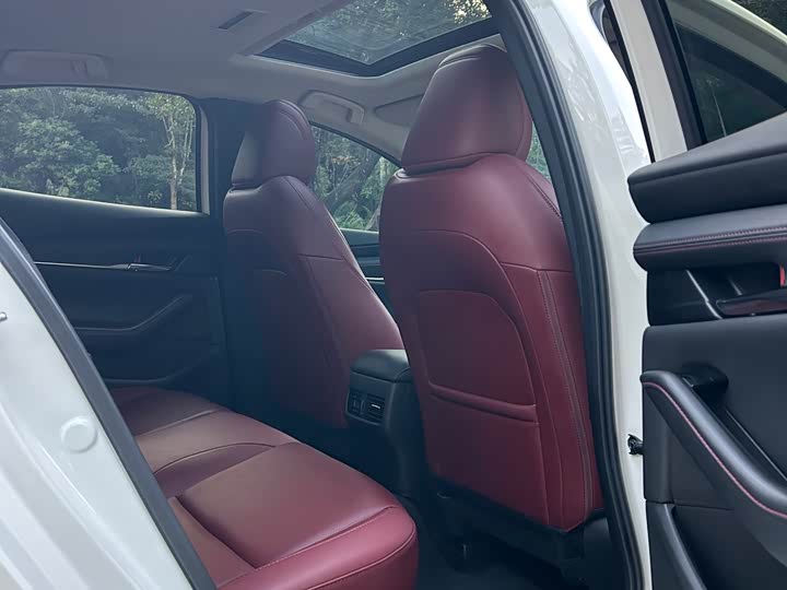 Фото 15 - Mazda 3 (Axela)