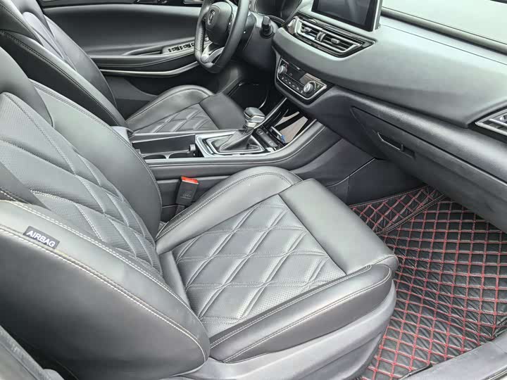 Фото 11 - Changan Raeton CC