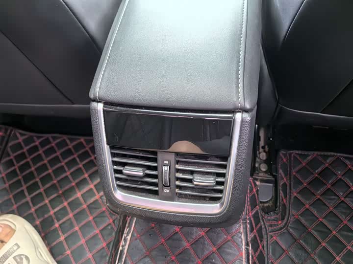 Фото 17 - Changan Raeton CC