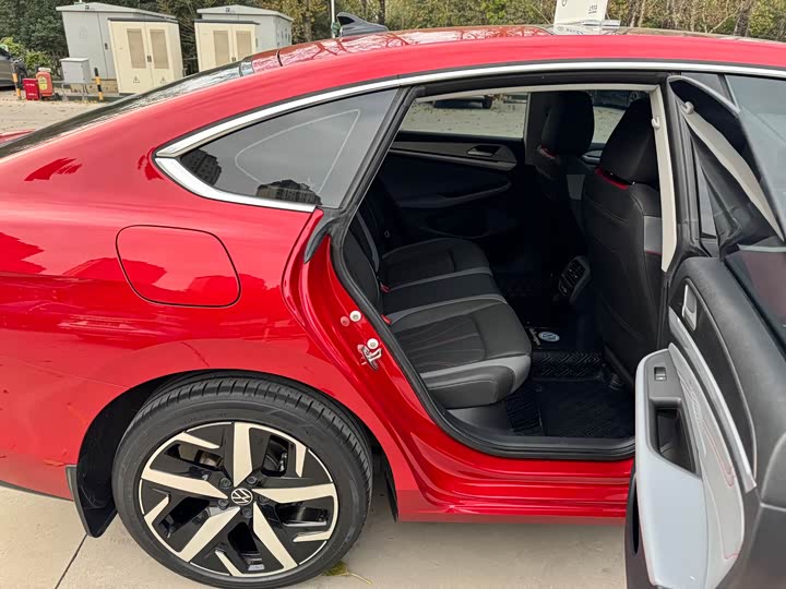 Фото 11 - Volkswagen Lamando L