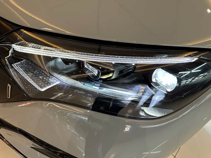 Фото 11 - Mercedes-Benz EQE AMG