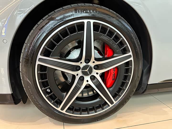 Фото 12 - Mercedes-Benz EQE AMG