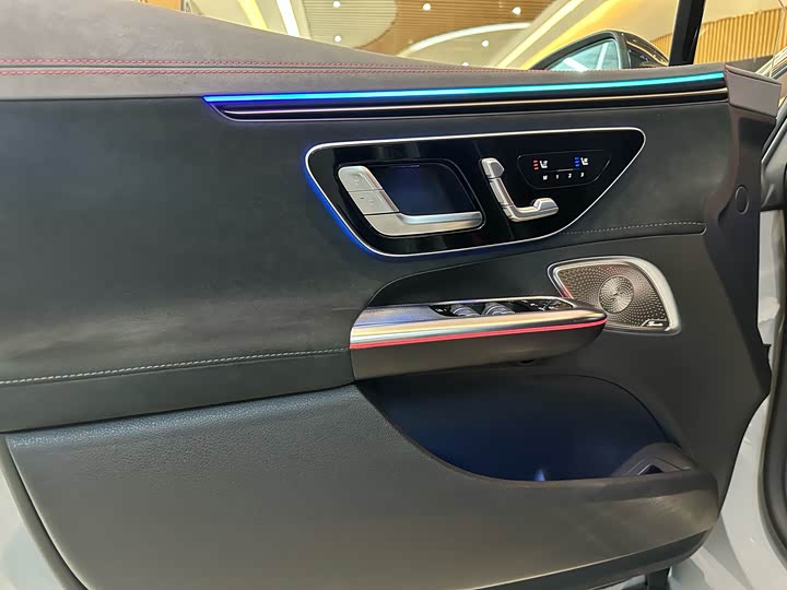 Фото 13 - Mercedes-Benz EQE AMG