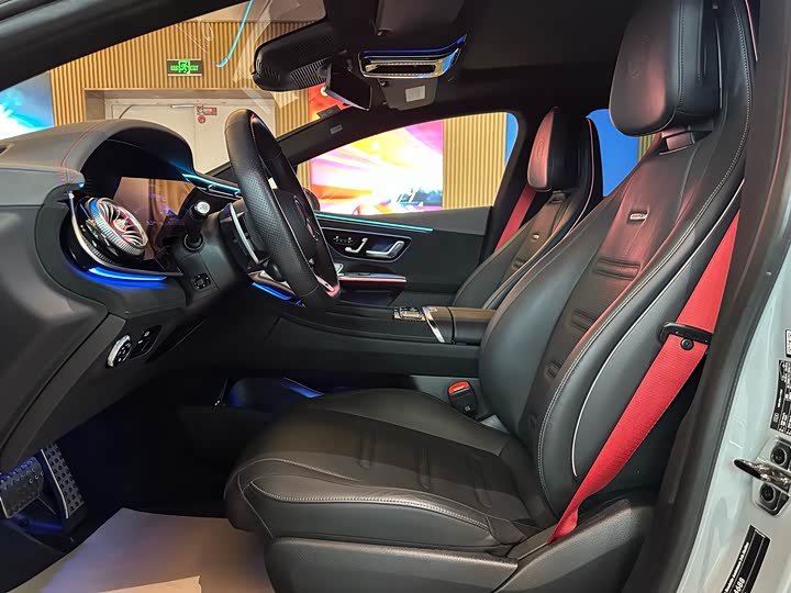 Фото 14 - Mercedes-Benz EQE AMG