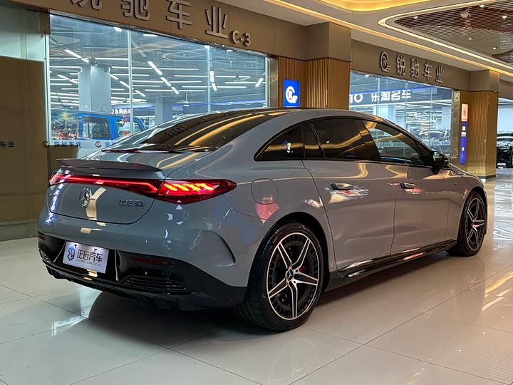 Фото 6 - Mercedes-Benz EQE AMG