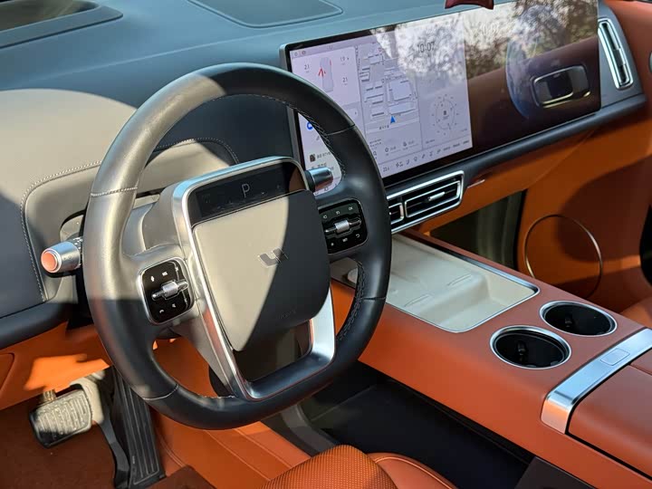 Фото 17 - LiXiang L8