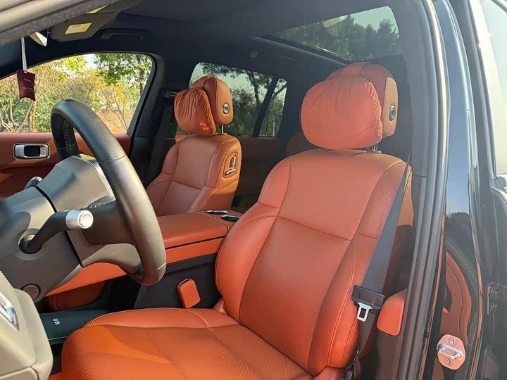 Фото 18 - LiXiang L8