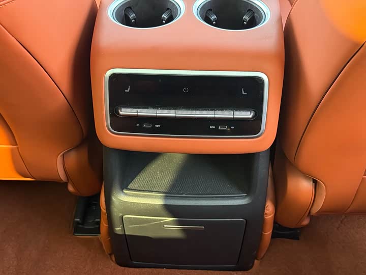 Фото 20 - LiXiang L8