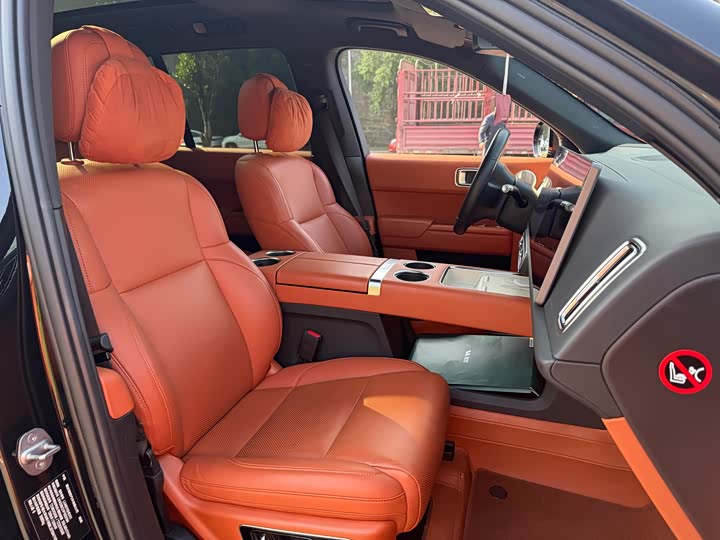 Фото 21 - LiXiang L8