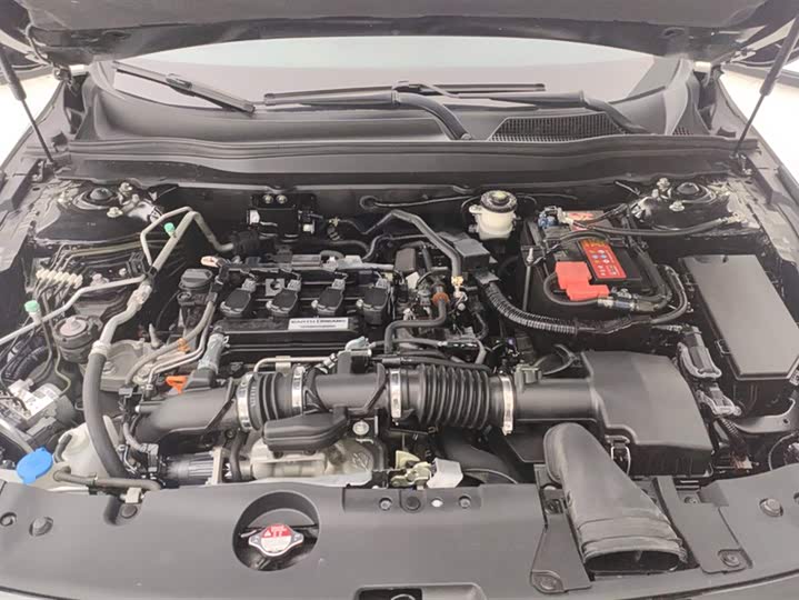 Фото 10 - Honda Accord