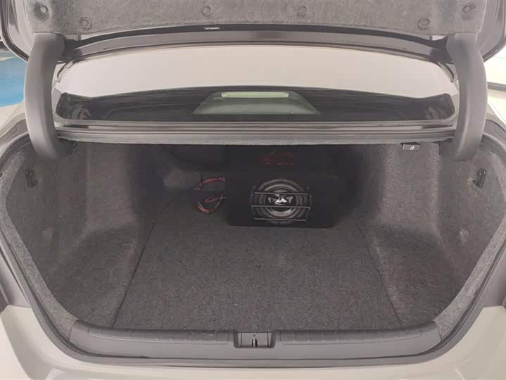 Фото 4 - Honda Accord